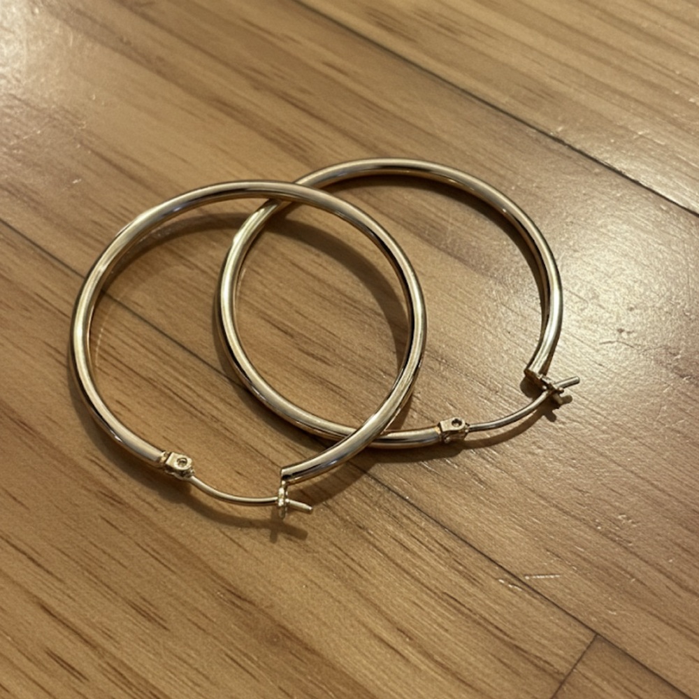 14k Elegant Gold Hoop Earrings NEW